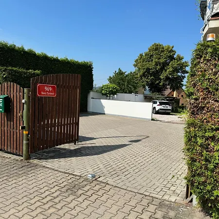 דירות Dvůr Králové nad Labem Nova Tyrsova מראה חיצוני תמונה