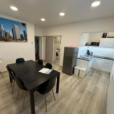 Nova Tyrsova Apartment Dvur Kralove nad Labem Exterior photo